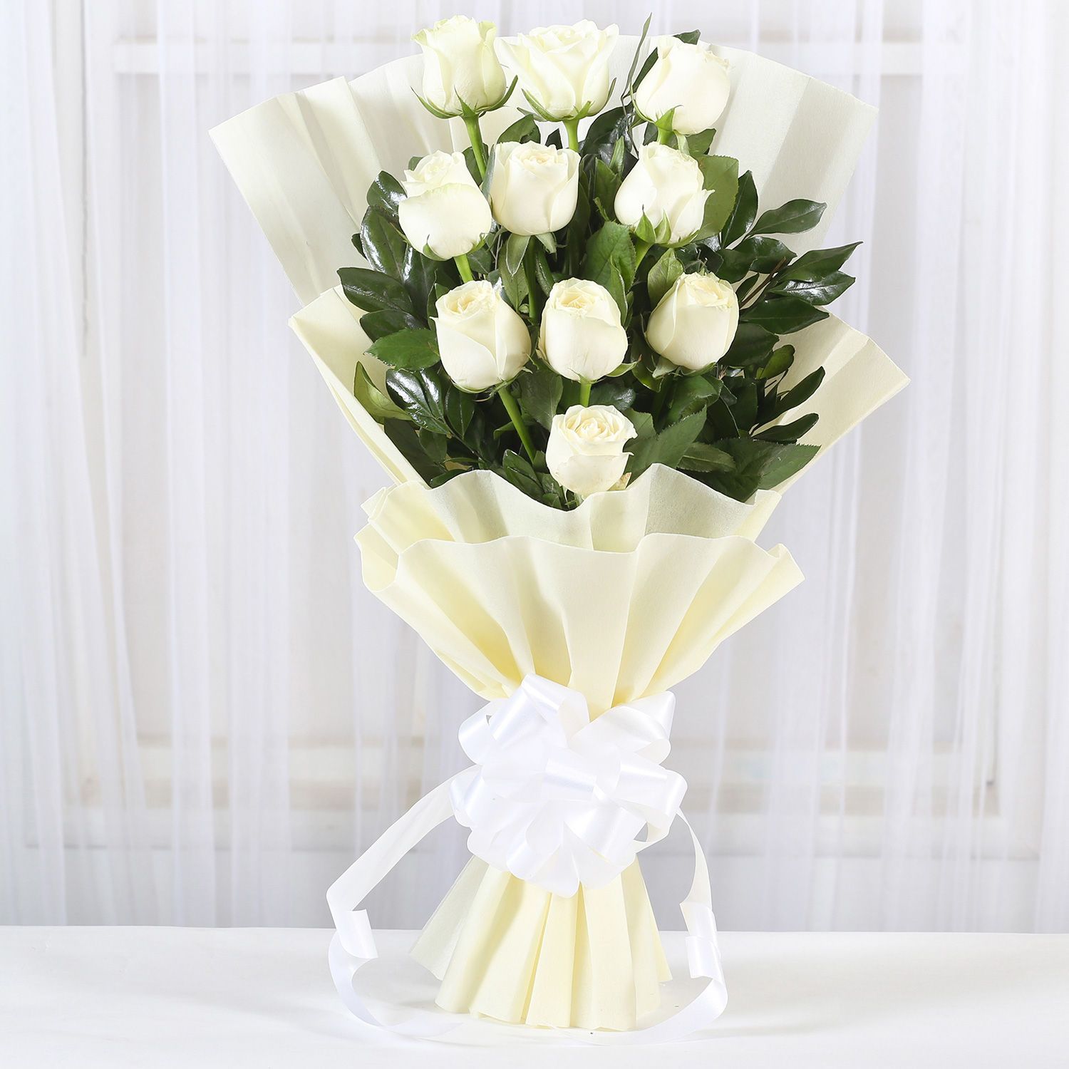 Heavenly 10 White Roses Bunches