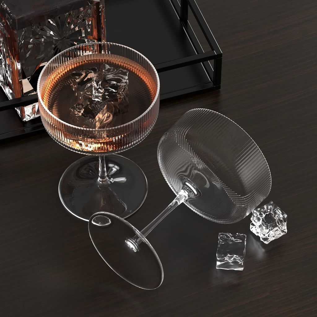 Timeless European Hurricane Glasses Cocktail Glasses, Ideal for Wine,Juice, Smoothies, Cocktail,Mocktail,Suitable for Home, Restaurants Unique Modern Design(200 Ml)