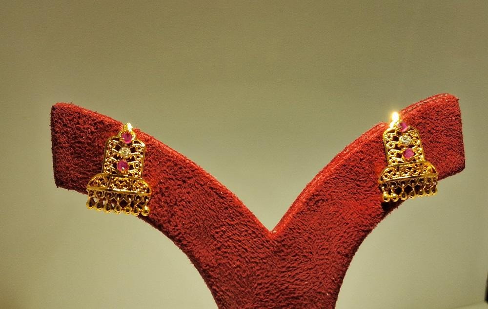 EARING GP