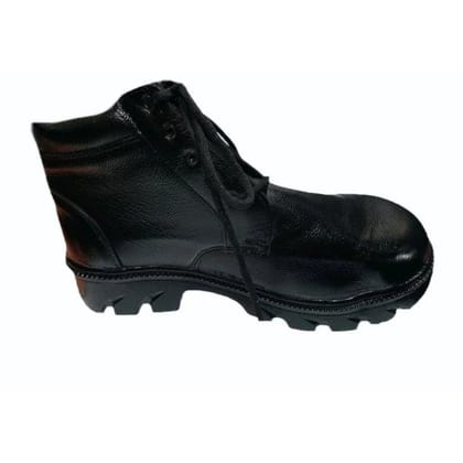 Deluxe Shoe Maker Gumboot (9) | Waterproof PVC Construction | Outdoor & Industrial