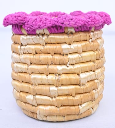 Handwoven Wheatgrass Pen Stand with Crochet Rim Handwoven Wheatgrass Pen Stand with Crochet Rim