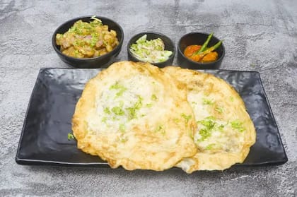 Aloo Kulche With Chole [3 Pieces]