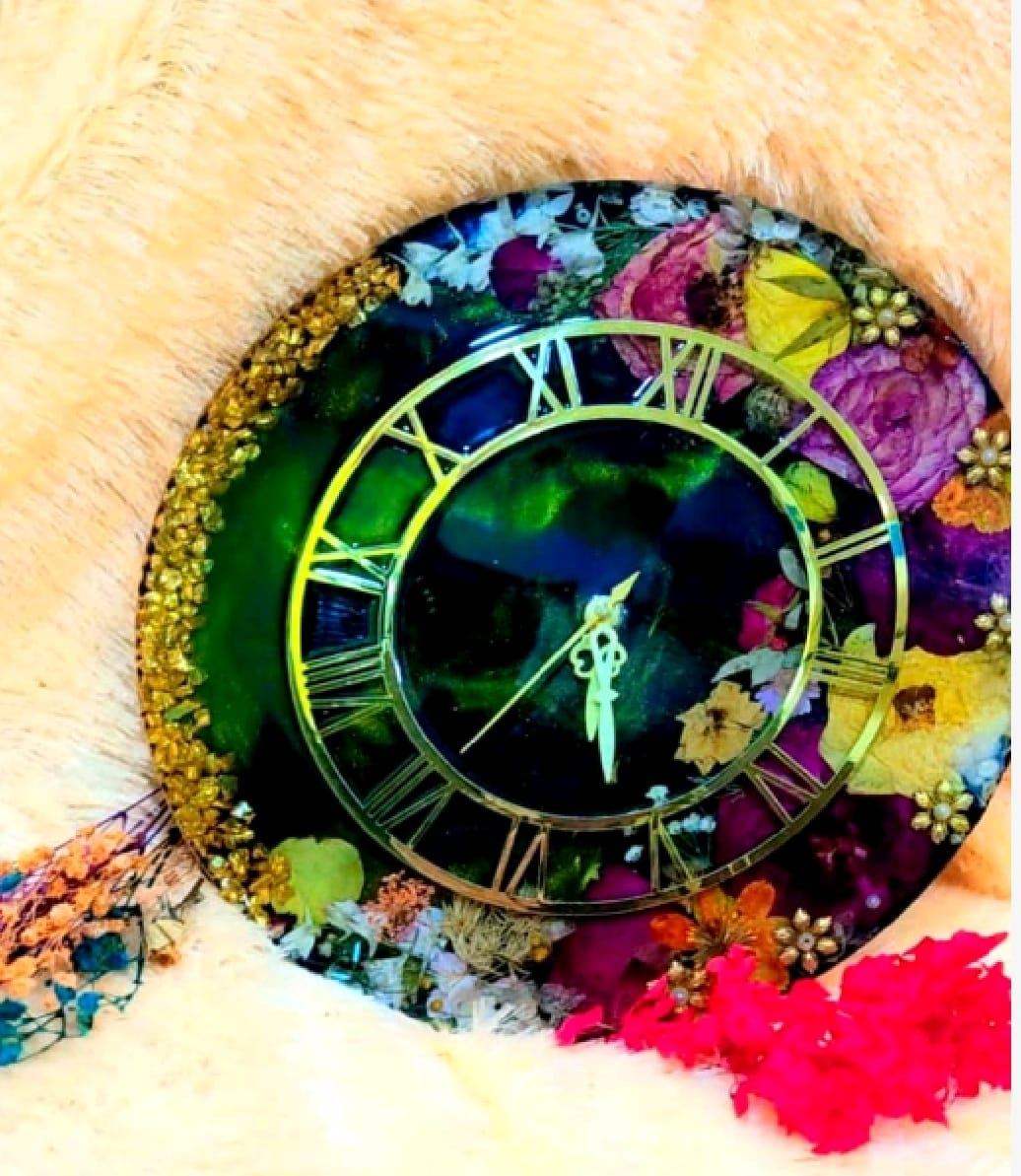 Luxury Preserved Flower Clock - Customizable Decorative Wall Clock