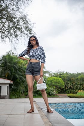 Cubic Curves Cut-Out Top-S