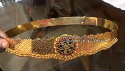 Elegant Goldplated Jewellery Set with Crystal Accents