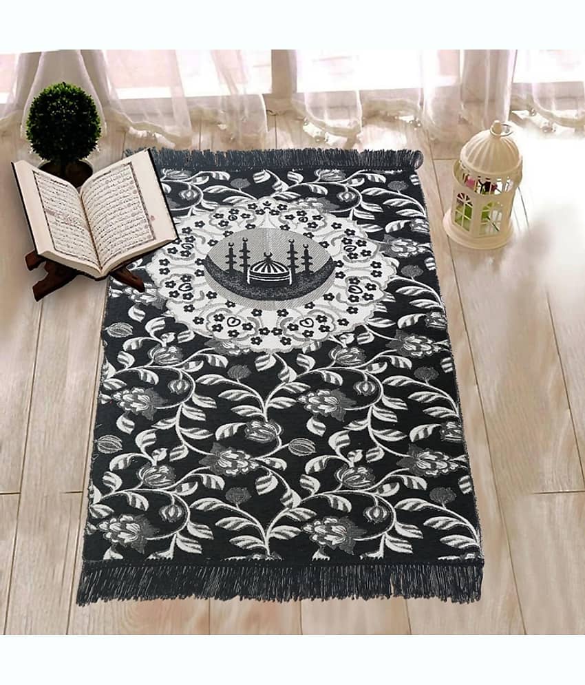 FURNISHING HUT Black Single Anti-skid Velvet Prayer Mat ( 106 X 68 cm )