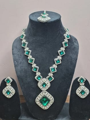 Green Colour Diamond Necklace with Earring & Maang Tikka