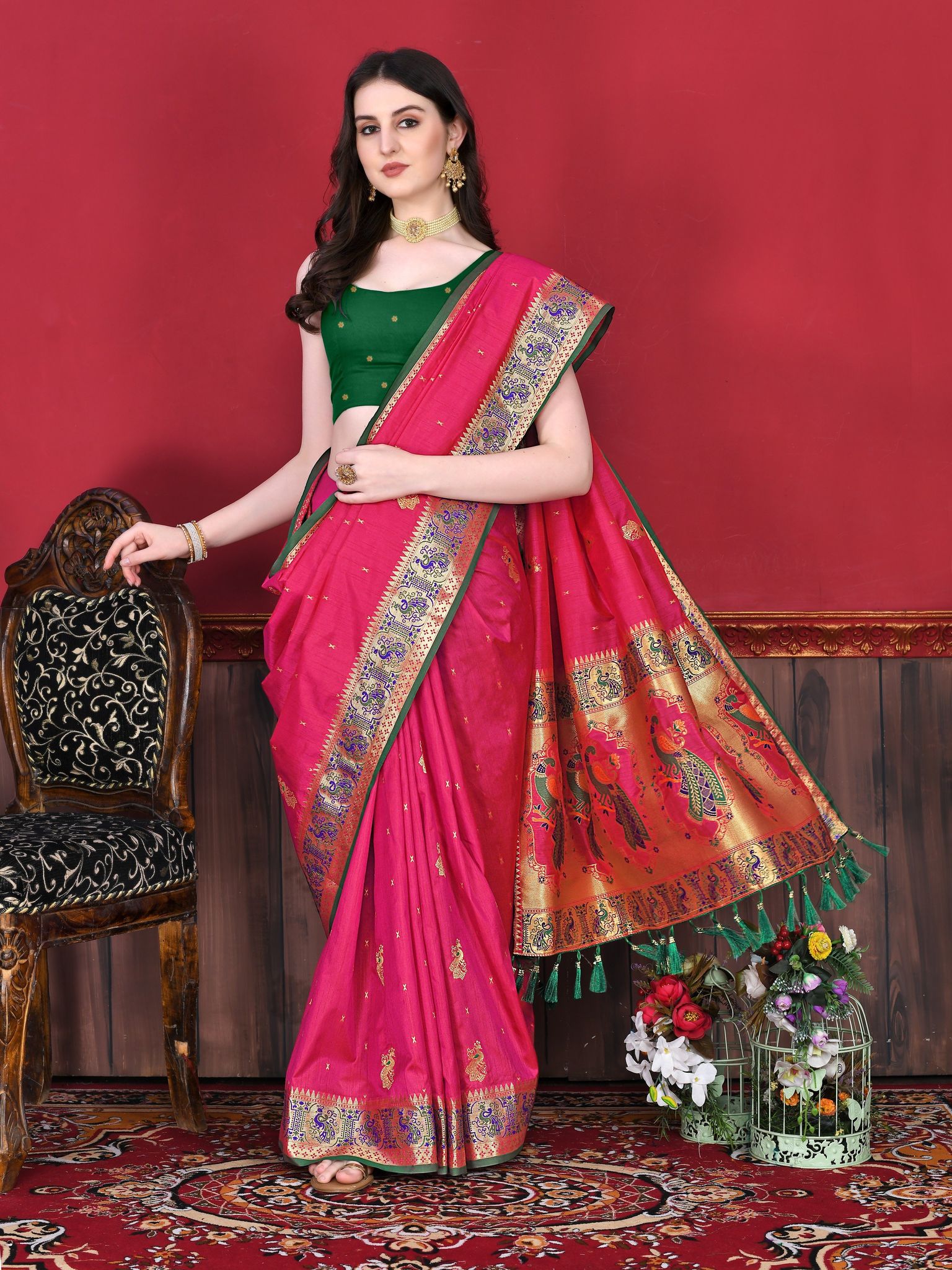 Yavira silk Women's Pink Handwoven Silk Blend Saree