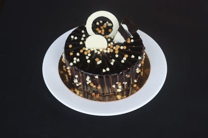 Special marble crunch cake half kg - eggless
