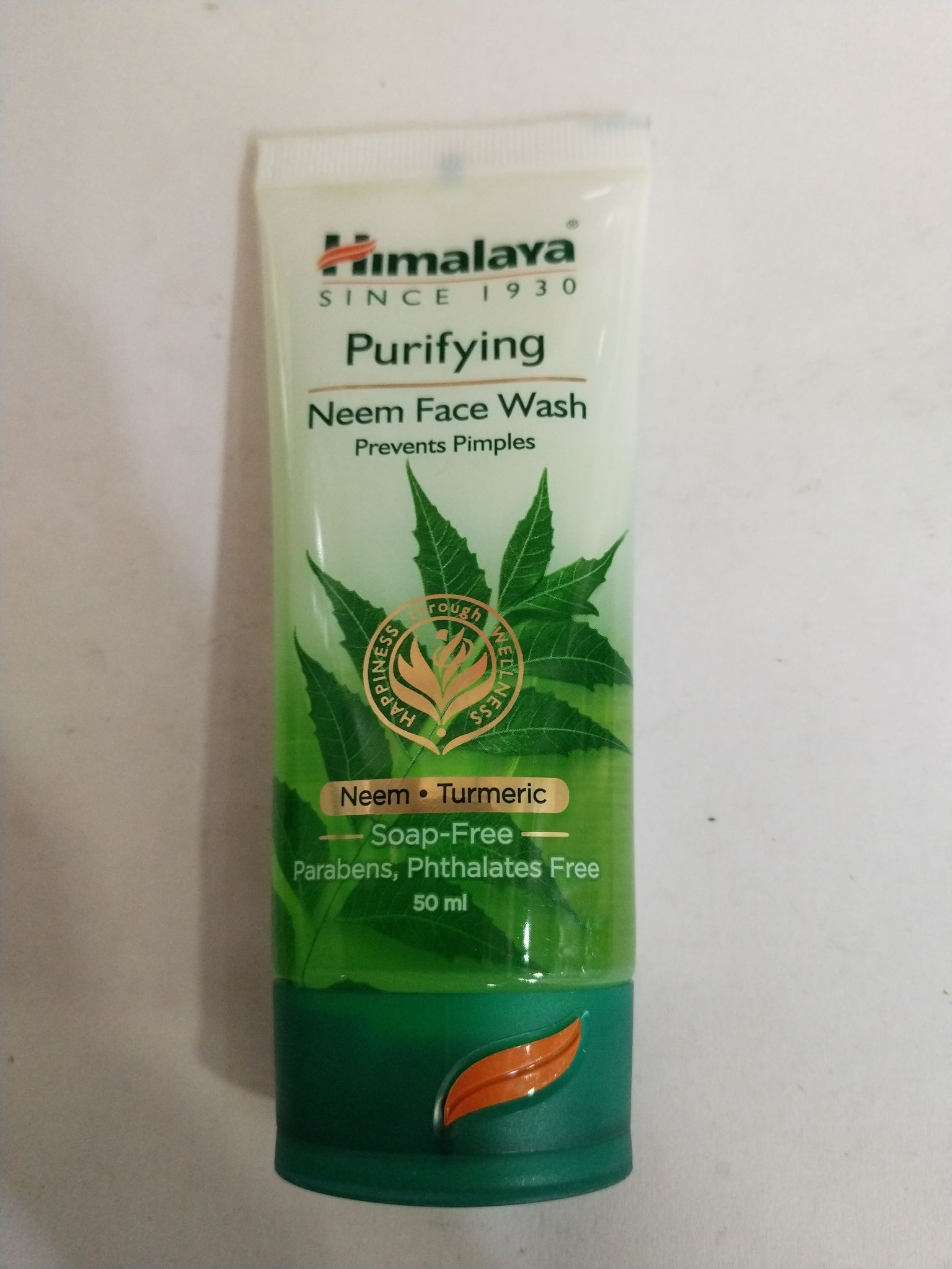 Himalaya Purifying Neem face wash Prevents pimples Neem turmeric 