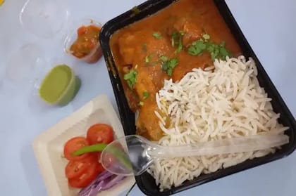 Chicken Curry With Rice [1 Bowl, 750 Ml]