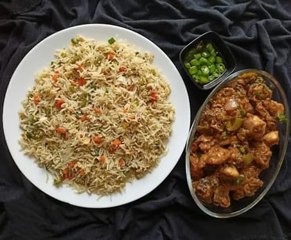 Paneer Chilli Fried Rice With Gravy