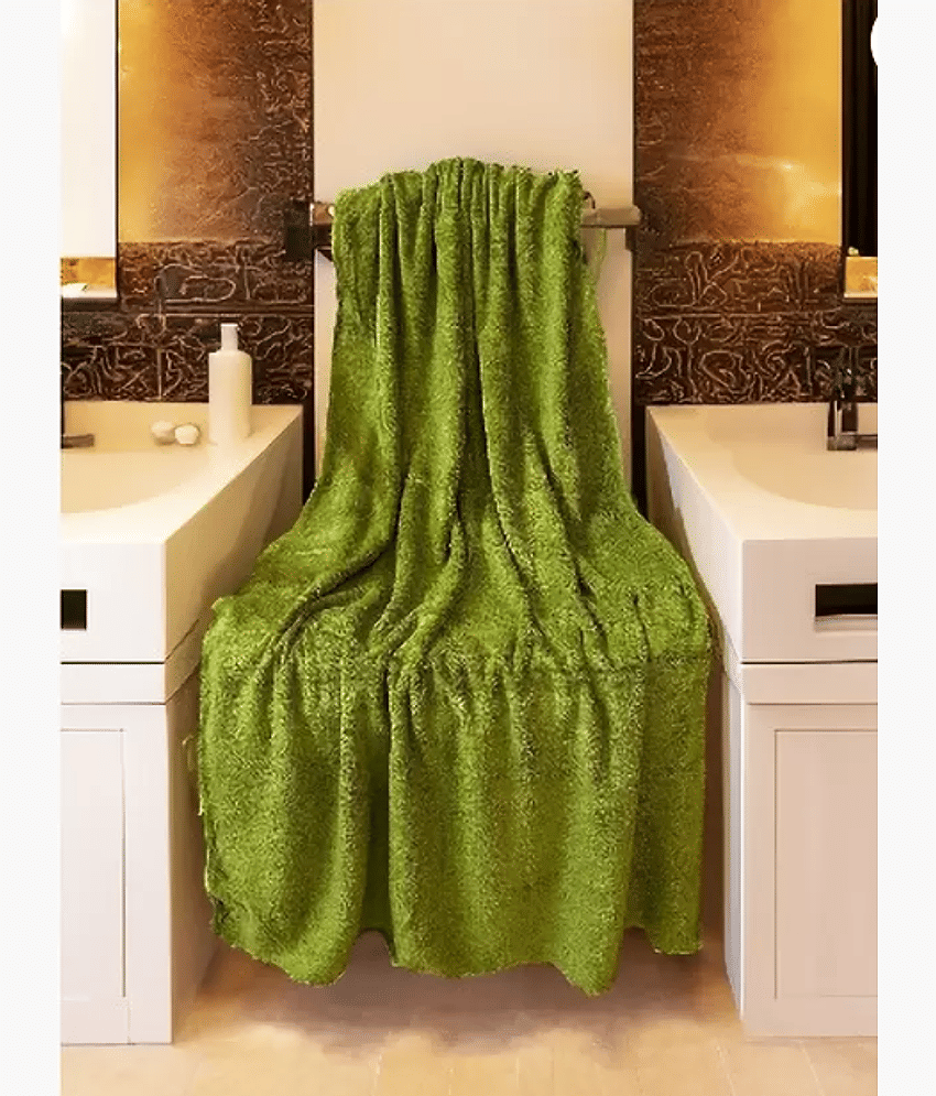 Finesse Decor Pack of 1 Microfibre 325 -GSM Bath Towel ( Green )