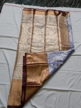 Elegant Traditional Indian Saree with Intricate Embroidery