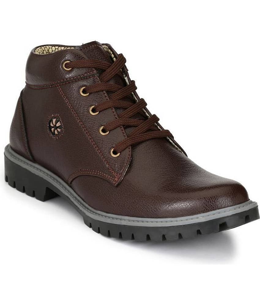 Sir Corbett Outdoor Brown Casual Shoes