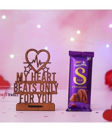 eCraftIndia Cadbury Dairy Milk Silk & A Wooden Showpiece Valentine Assorted Gift Set