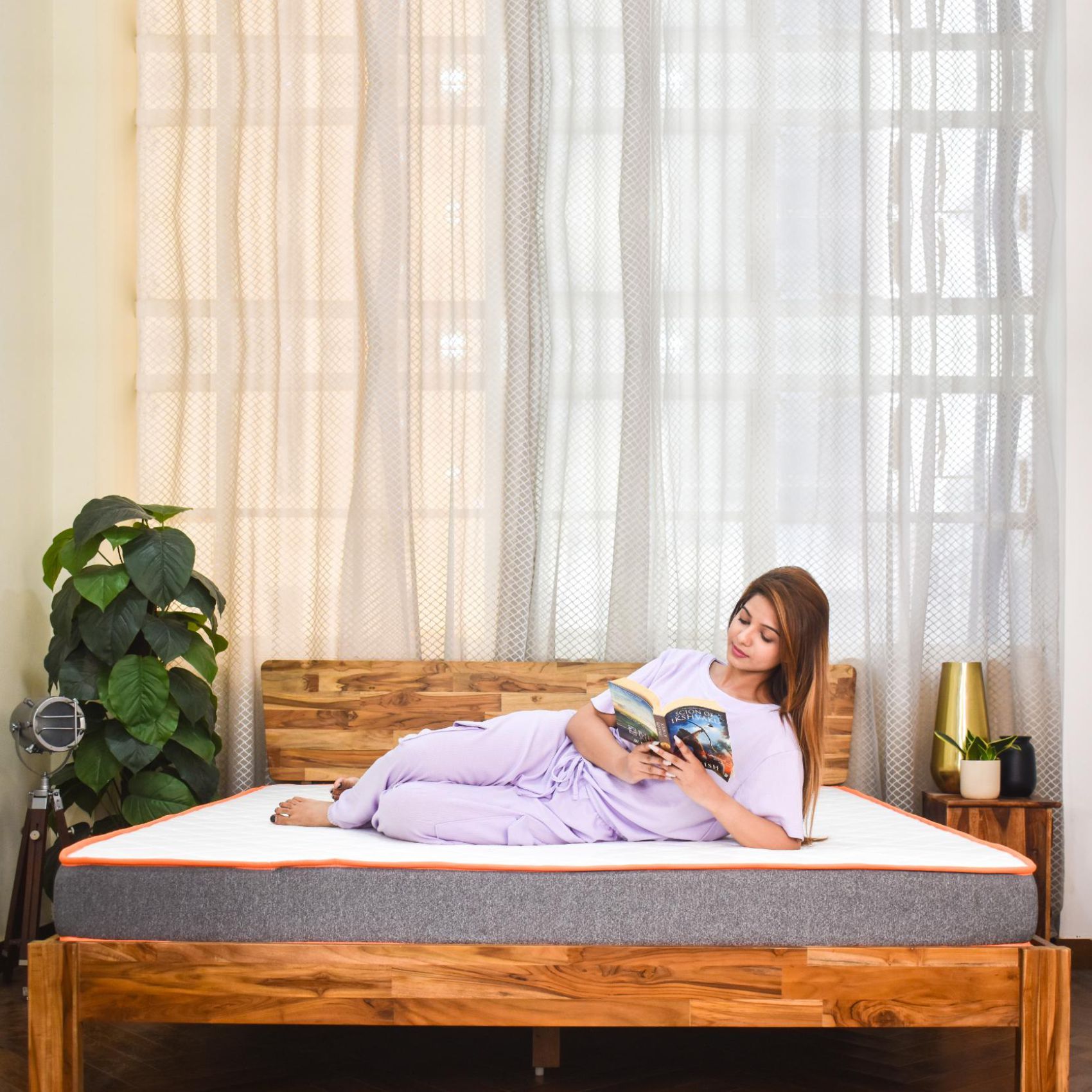 Usha Shriram 7-Zone Dual-Hard and Soft 8 inch Queen High Resilience (HR) Foam Mattress (L x W: 72 inch x 48 inch)