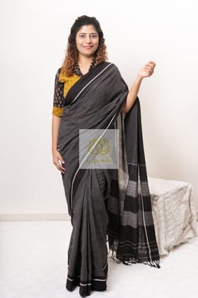 Black Patteda Anchu Cotton Saree With Black Border