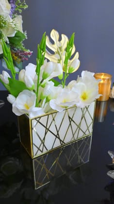 White & Gold Dancing Line: Vase