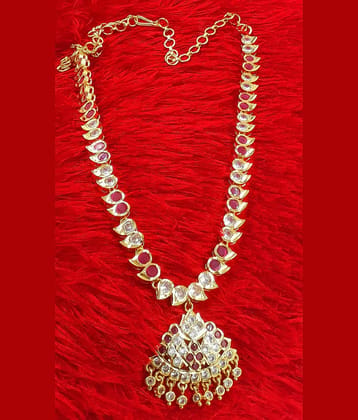 ROFARWORD Gold Brass Necklace Set ( Pack of 1 )