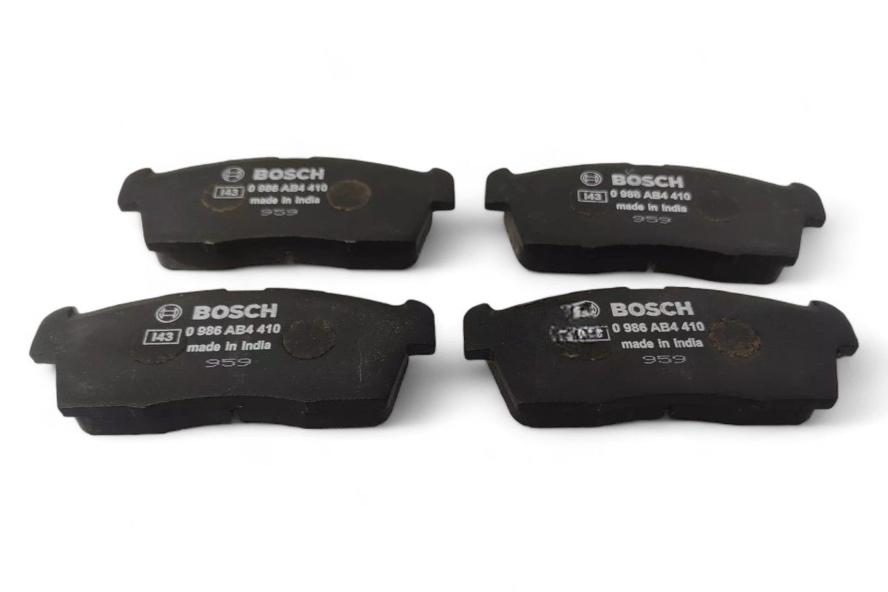Bosch Front Brake Pad Set AV947643