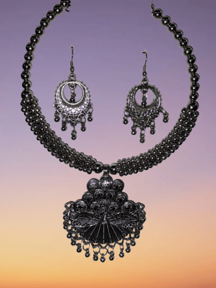 Modern and elite Necklace and earrings