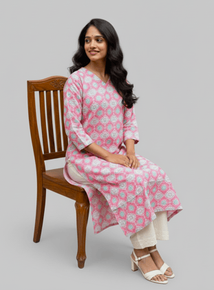 Rivaaj Ethnic Gayatri Straight Kurta (Size M) | Pink Pure Cotton Fabric | V-Neck with 3/4 Sleeves | Daily Summer Wear