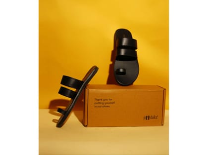 Paaduks Uri Black Flats For Men - UK 6