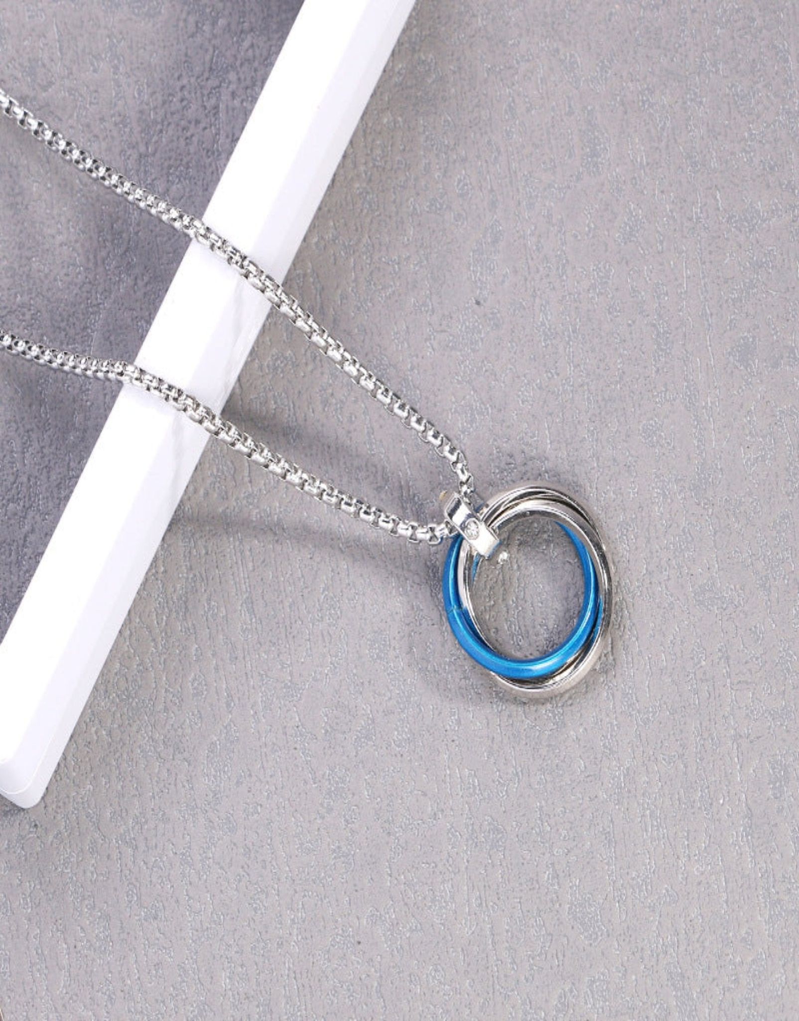 Multi Ring Pendant-With Box Chain / Silver