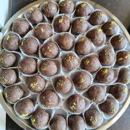 Ragi Laddoo With Dates