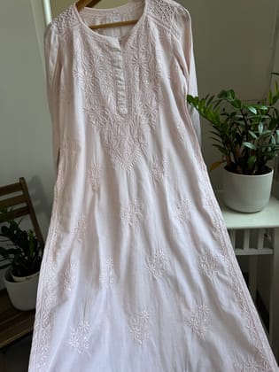 Mul Cotton Pale Pink Chikankari Kurti - Saaz Collection-Pale Pink / cotton / L