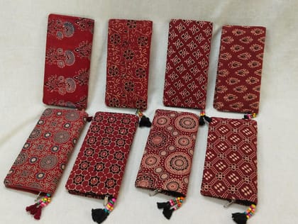 Ladies Merun Printed Money Purse