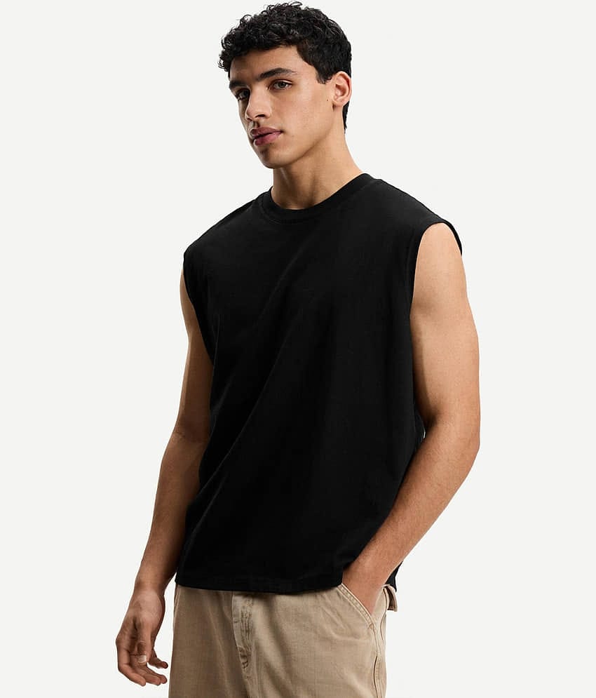 VIOUR Men Cotton Blend Oversized Fit Solid T-Shirt ( Black )