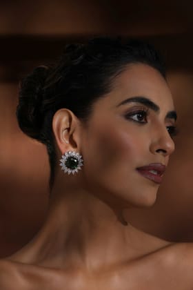 Frika Emerald Stud Earrings-Zirconia