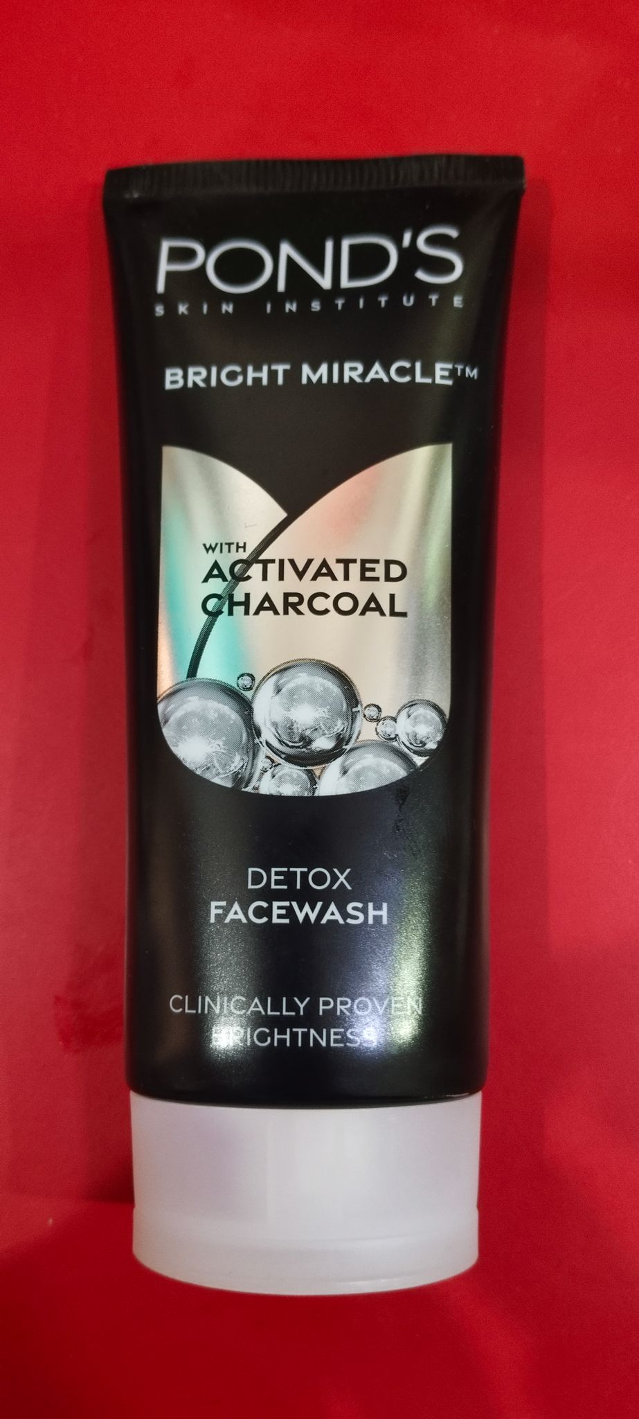 Ponds bright miracle activated charcoal detox face wash 100 g