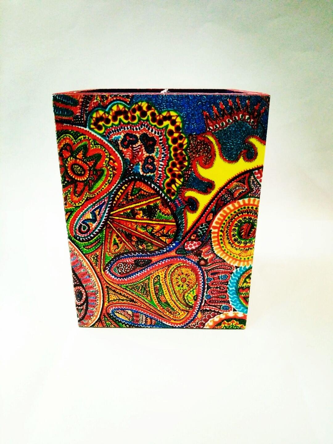 The Elements ' Pen Stand