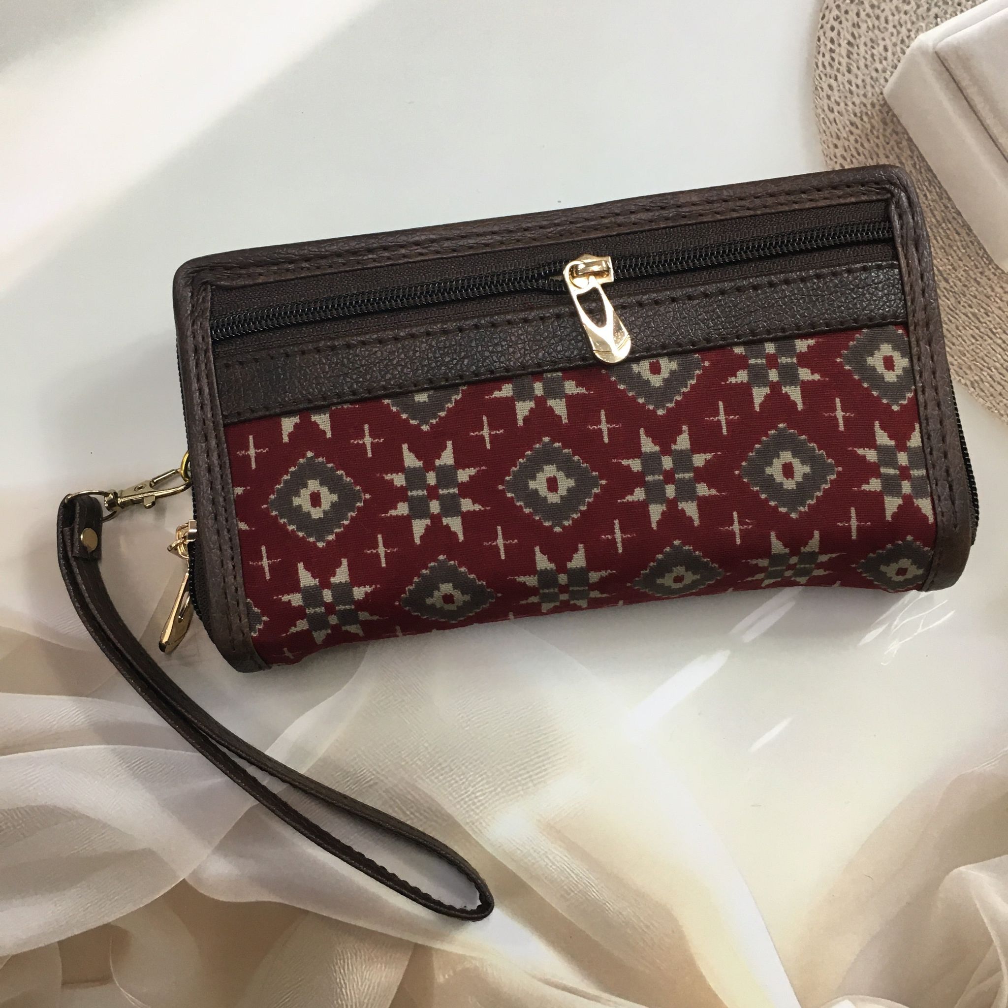 3 pockets  - Trendy & Beautiful Womens Wallet - Maroon Grey Patola
