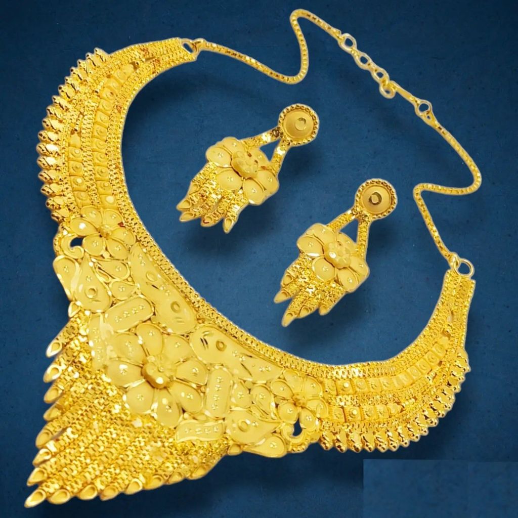 Bridal Necklace Set with Intricate Design jewelry set