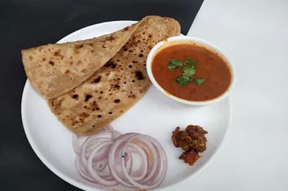 4 Tawa Roti With Aloo Sabji