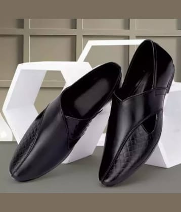 Akiko Black Men's Slip on