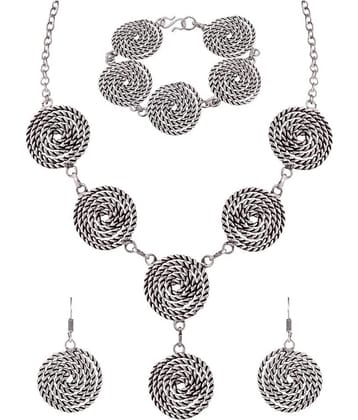 The Jewelbox Necklaces Set