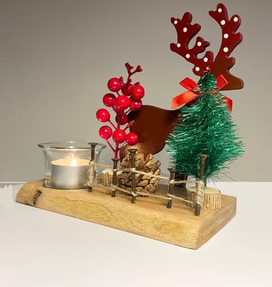 The Weaver's Nest Vintage Reindeer Wooden Tea Light Holder