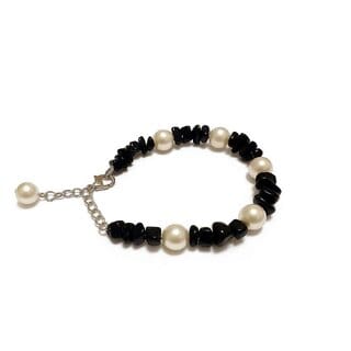 Techiefox Stylish Pearl and Black Beaded Bracelet Trendy Adjustable Chain Bracelet with Heart Clasp for Women
