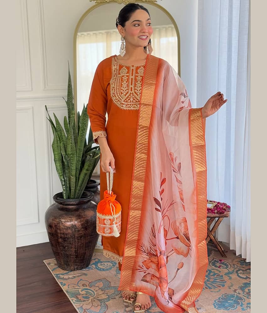 VASTRANARI Women Viscose Embroidered Straight Kurti With Pants ( Orange )