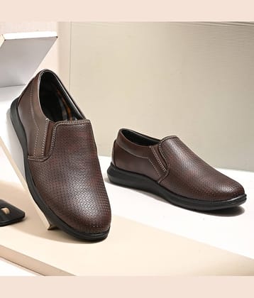 Leeport Black Men's Slip On Formal Shoes