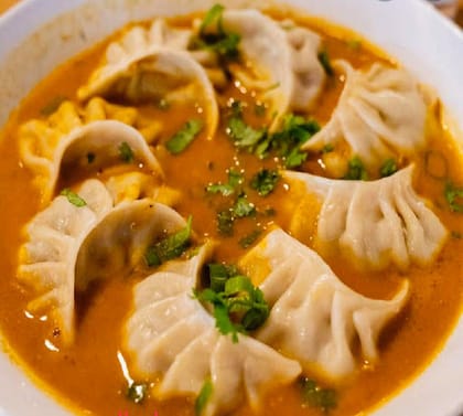 Chicken Jhol Momos [10 Pieces]