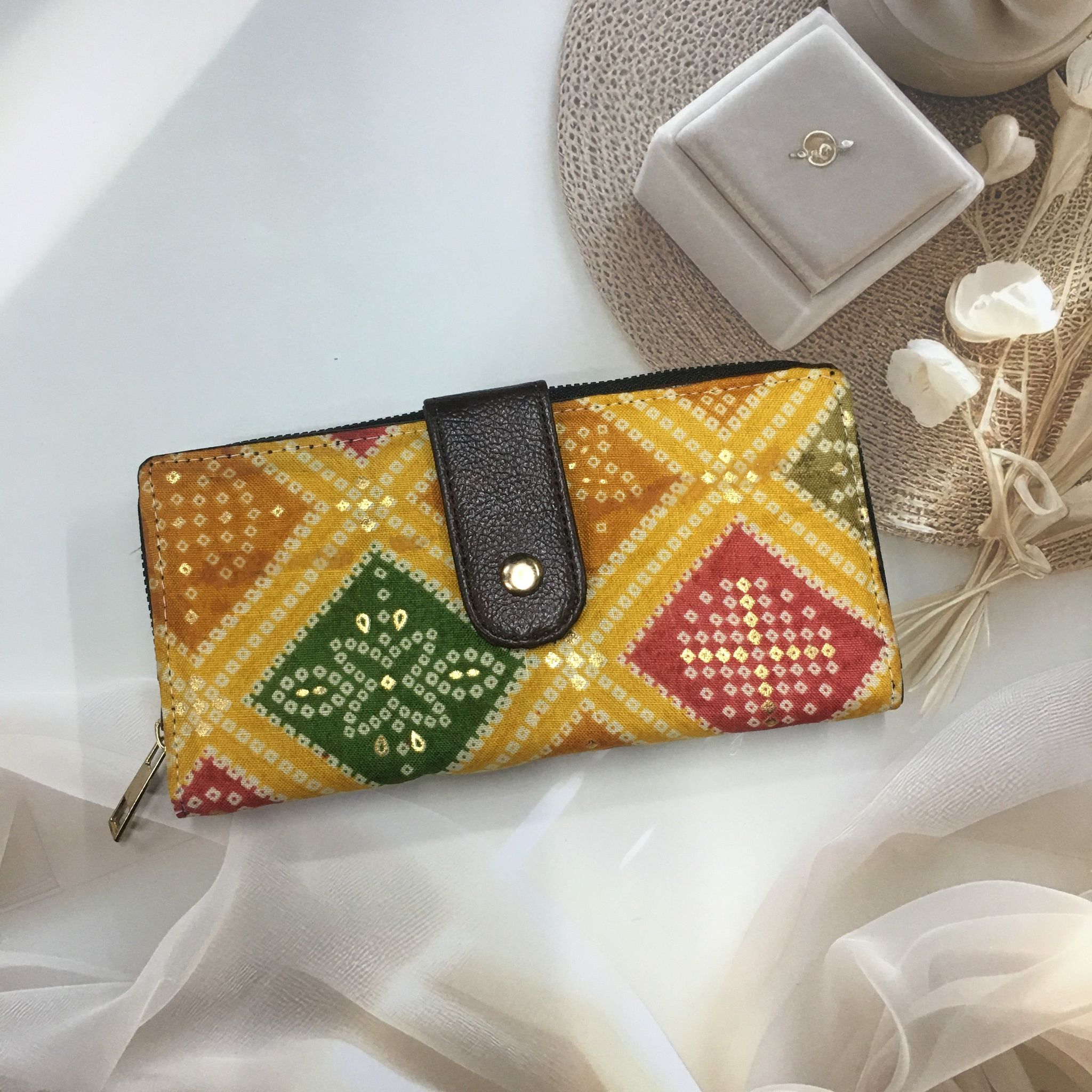 2 fold - Trendy & Beautiful Womens Wallet - Yellow Bandhani