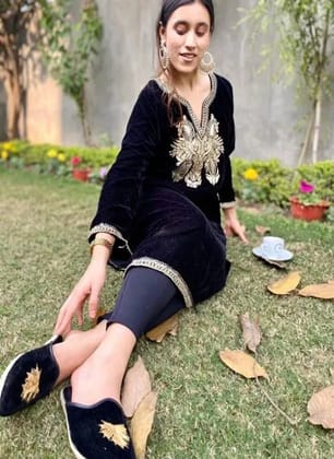 Black Velvet Phiran with Mojis