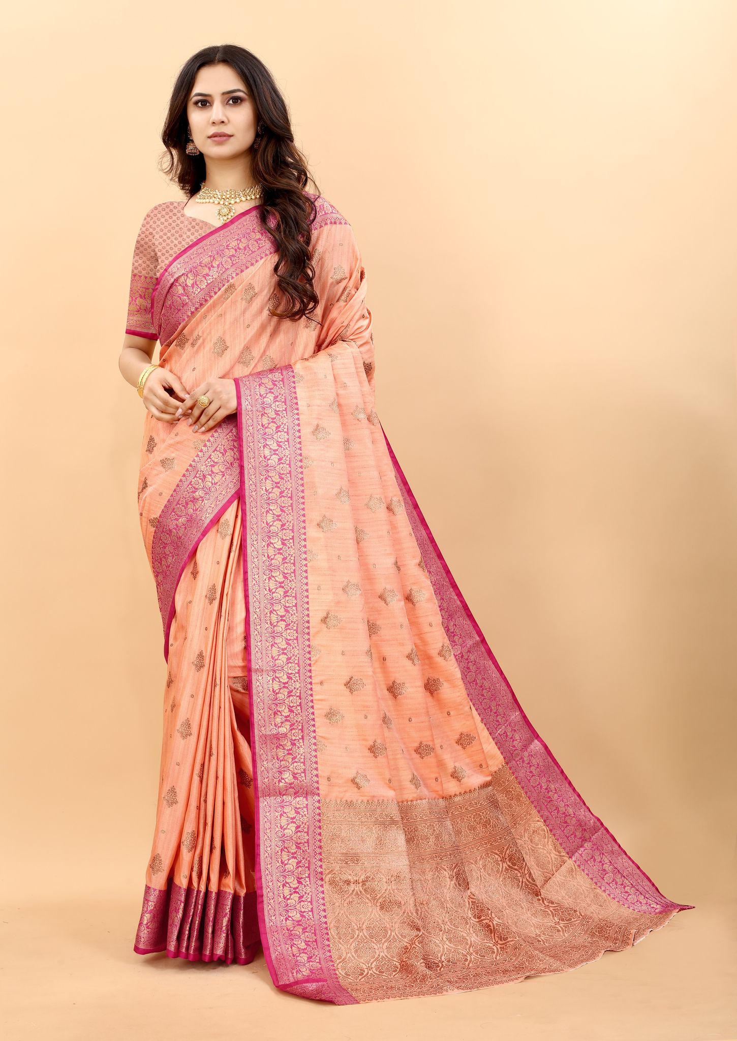 Yavira silk Women's Pink Handwoven Silk Blend Saree