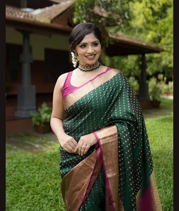 fab woven Art Silk Woven Design Banarasi saree With Unstitched Blouse Piece ( Green )